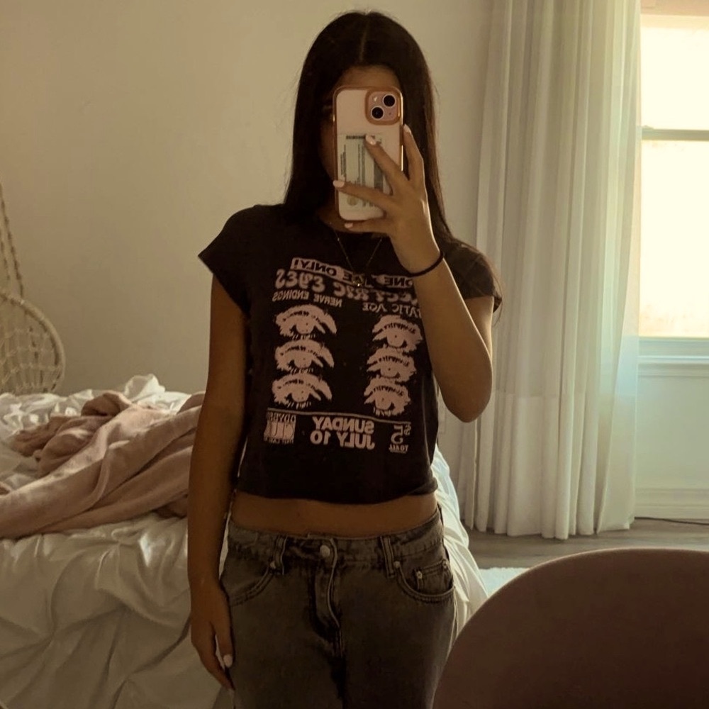 Hollister Graphic Tee: Electric Eyes